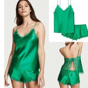 NWOT VICTORIA'S SECRET Lace and Satin Cami Emerald Green Sleepwear Set Large